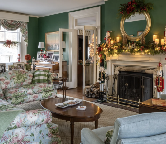 Call For Holiday Host Homes