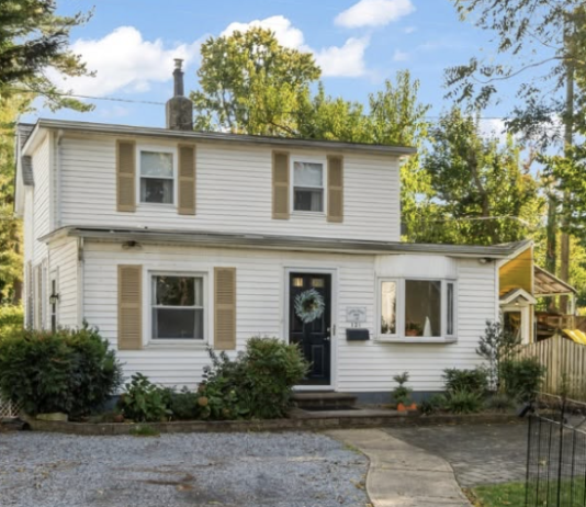 121 East Chestnut